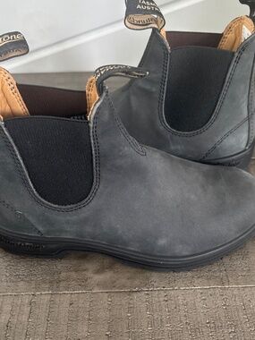 Blundstone Classic 587 Chelsea Boot New In Box Rustic Black